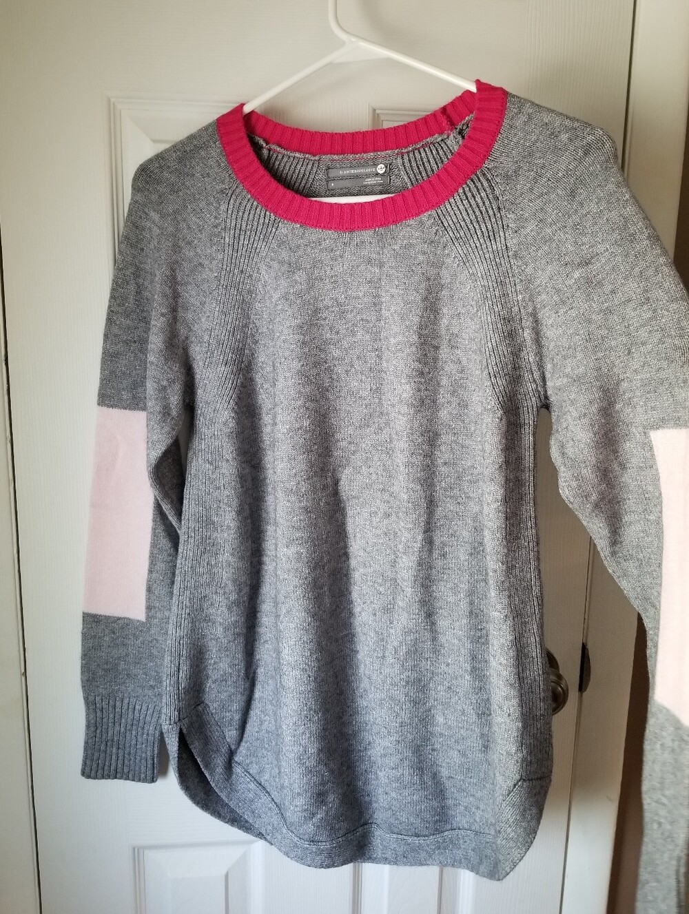 ❗Anthropologie Rebekah Gray and Pink Tunic Colorblock Sweater Small❗